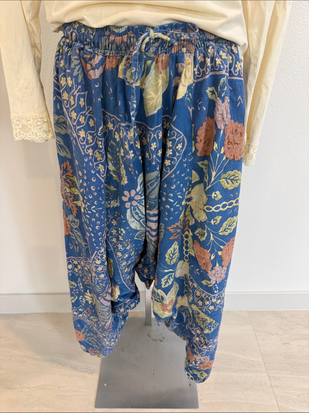 Blue Floral Women’s Harem Pants Sz S-M